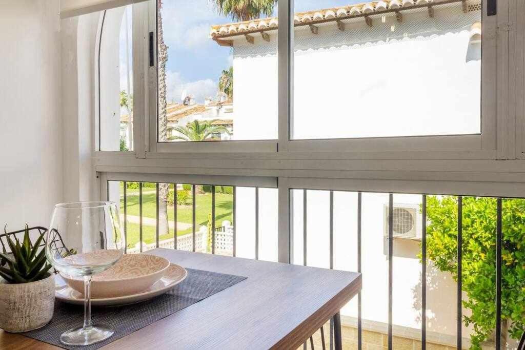 Bungalow Pink Palm Beach Torrevieja Exteriör bild